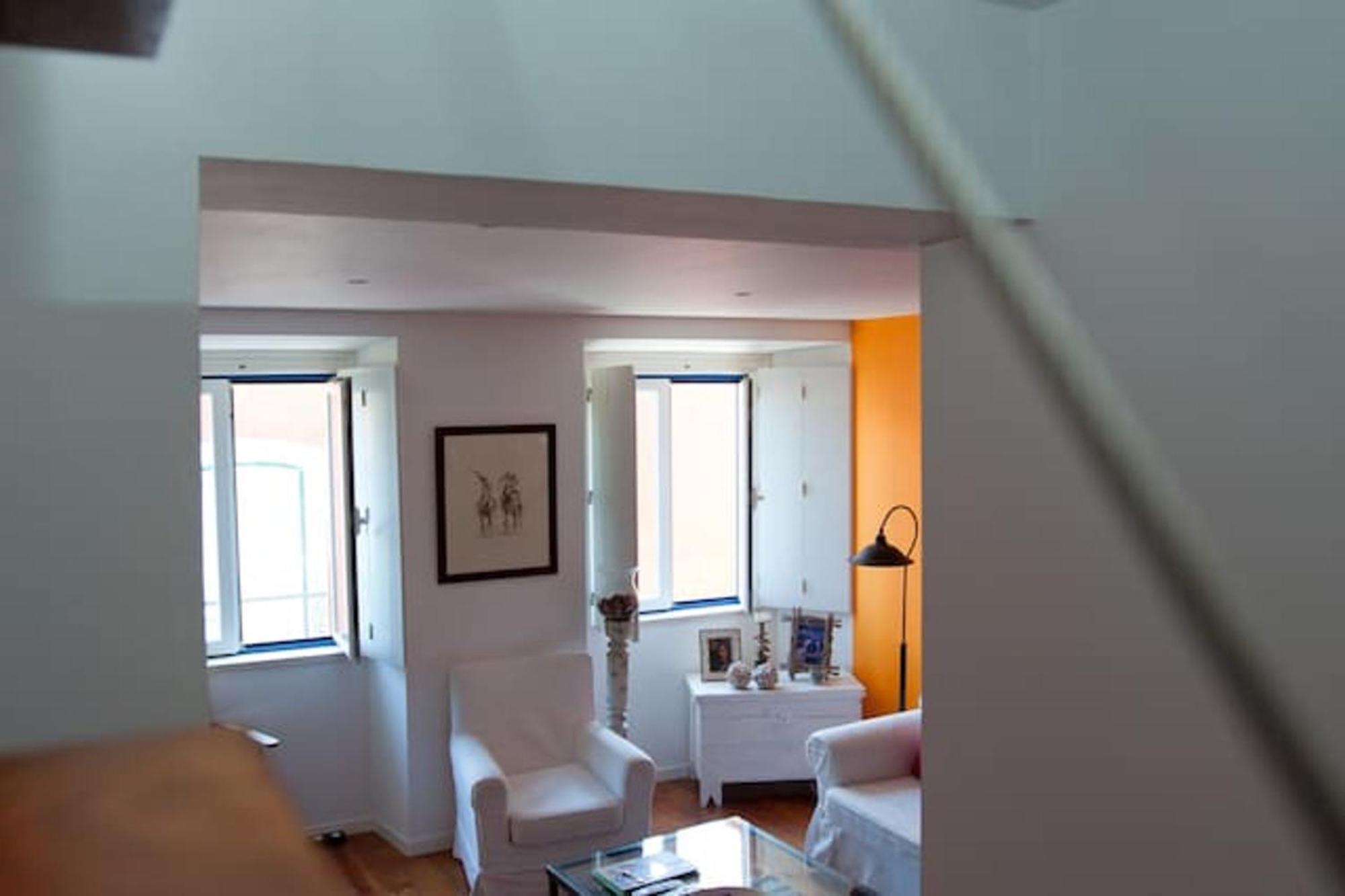 Apartment Bright In Lisbon, 70 Sqm Near Center Lissabon